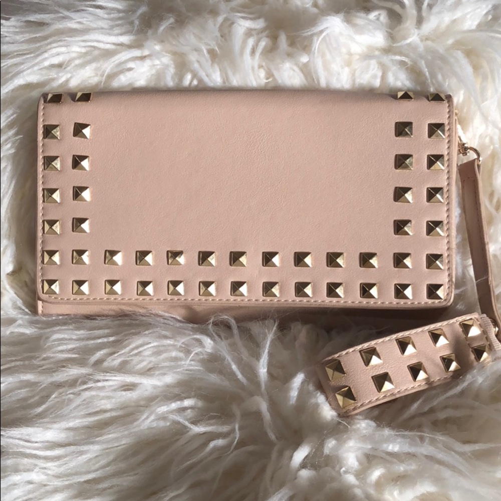Aldo Clutch
